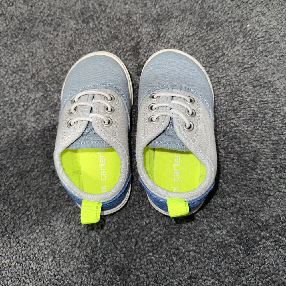 Used Carter’s Boys Tie String Shoes